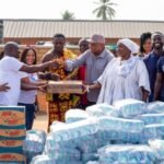 Ghana: OmniBSIC Bank staff show love to flood victims at Aveyime-Battor Resettlement Centre